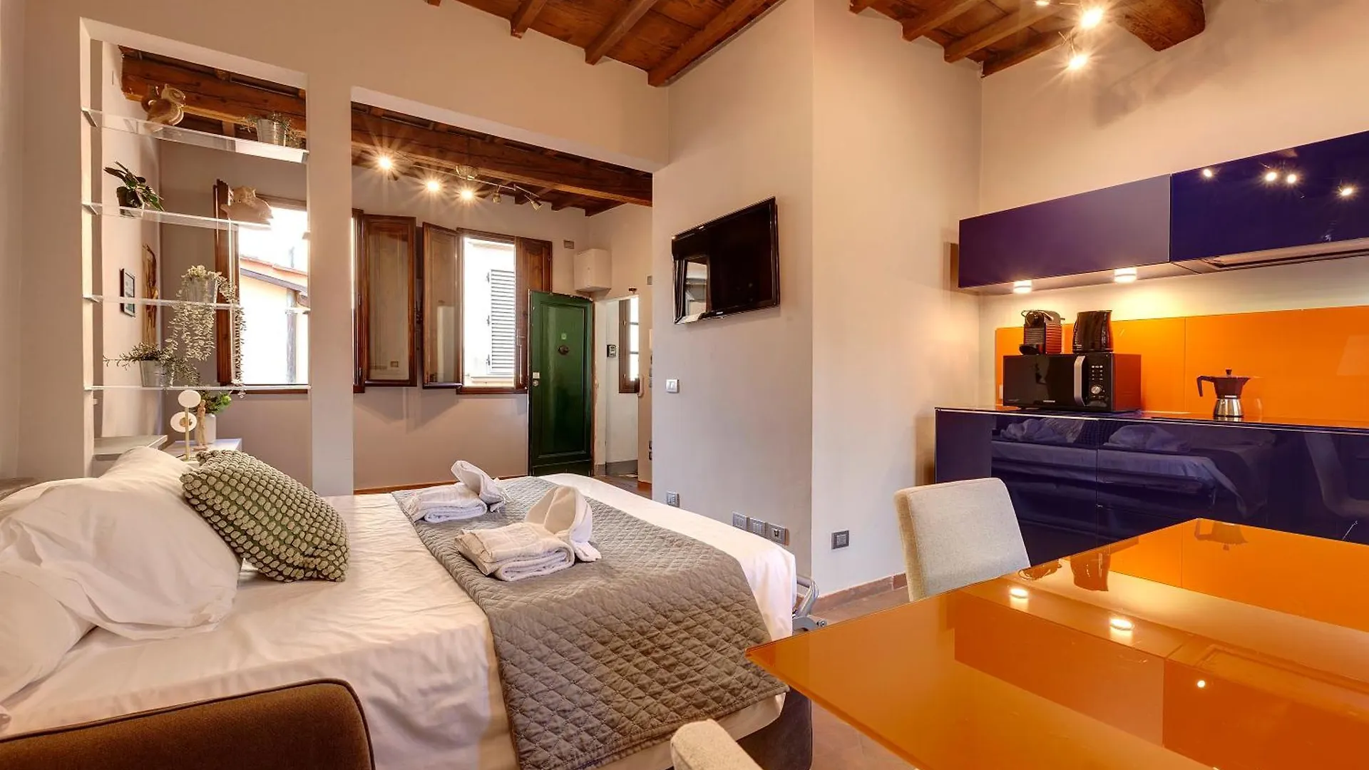 Magazzini Apartment By Mamo Florens Italien