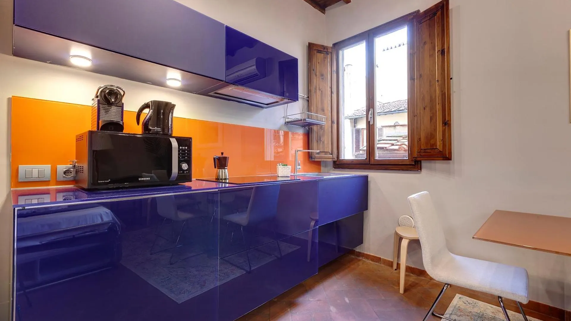 Magazzini Apartment By Mamo Florens