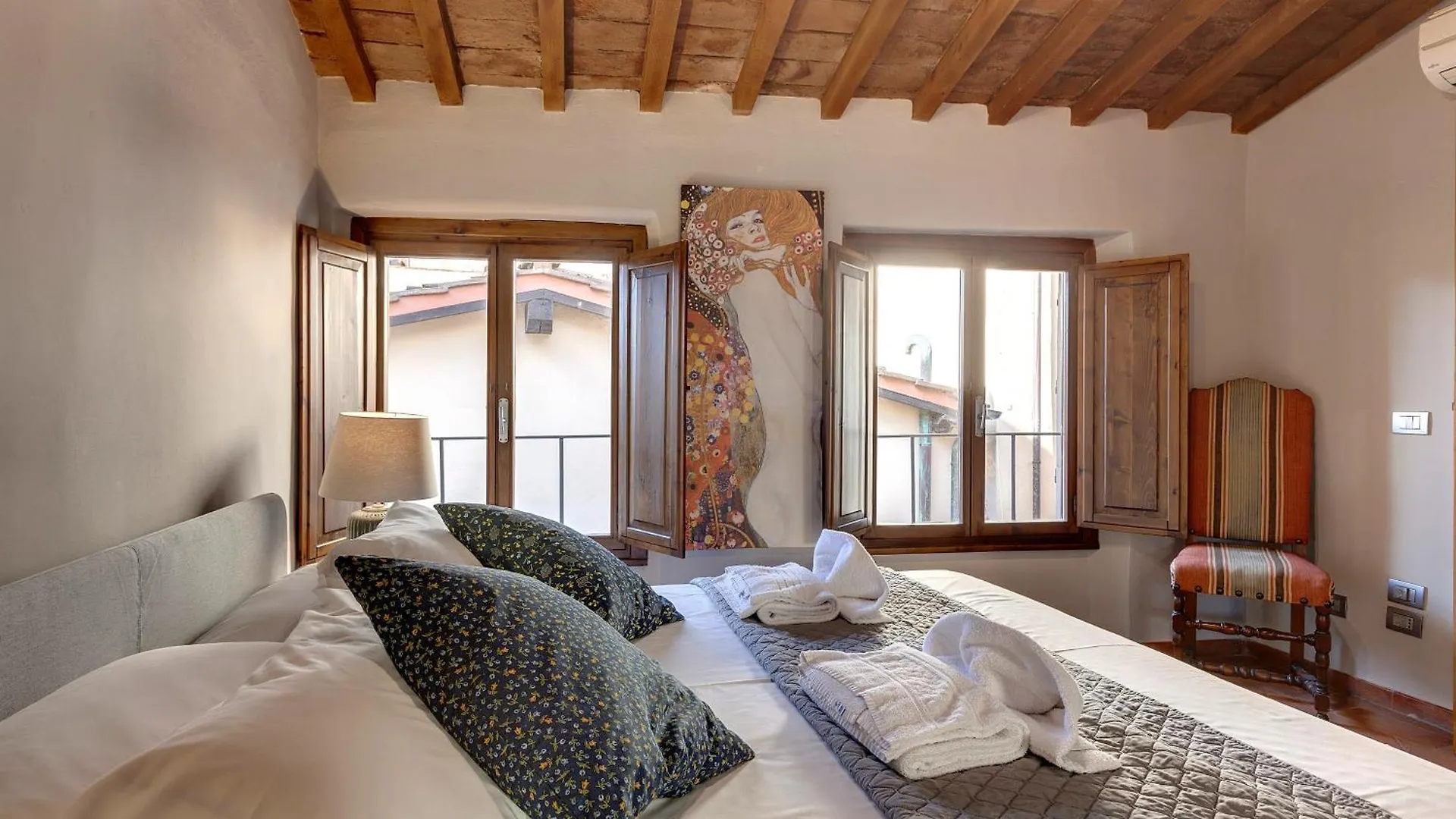Magazzini Apartment By Mamo Florence