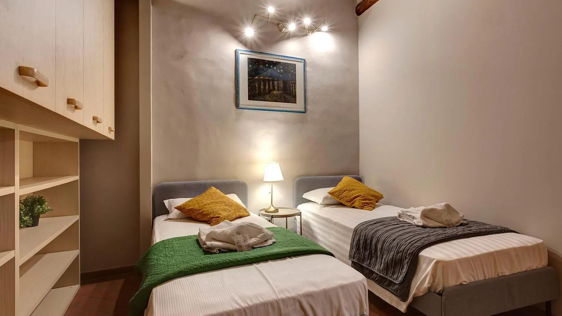 Magazzini Apartment By Mamo Florence